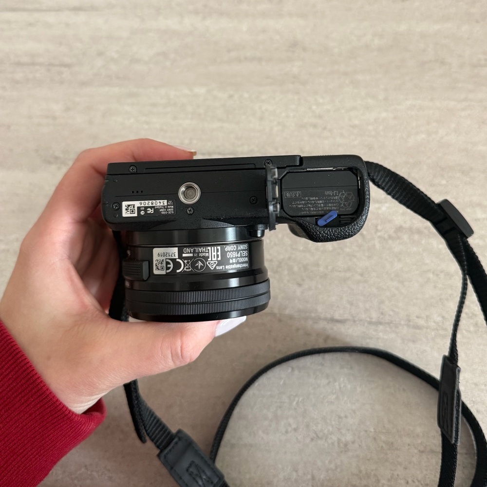 Sony Alpha a5100 camera - Picture 5 of 15